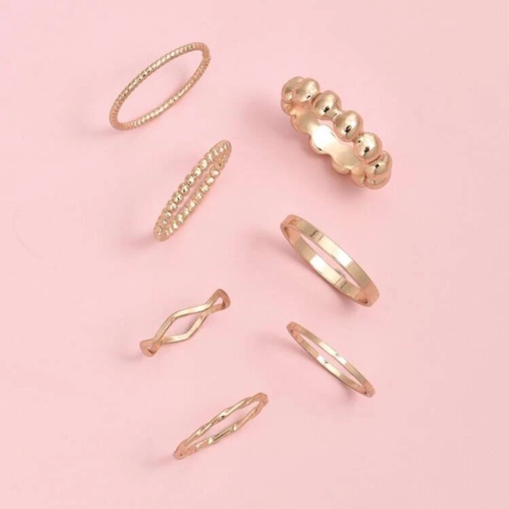 7 Gold Rings Set - Picture 2 of 5